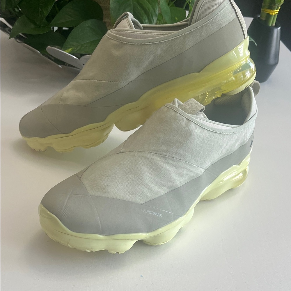 Nike Vapormax Moc Roam Light Gray and Yellow Shoes